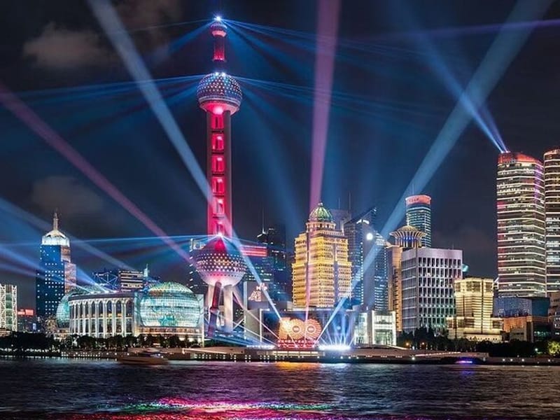 Shanghai Night River Cruise and Light Tour with Yuyuan Bazaar