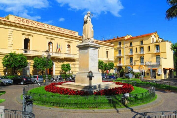 Guided Walking Tour of Sorrento with Limoncello Tasting 7