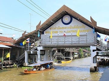 Private Damnoen Saduak Floating Market & Maeklong Train Market Tour