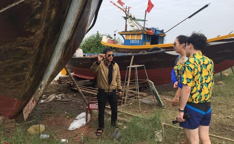Electric Scooter Tour and Art Workshop in Hoi An
