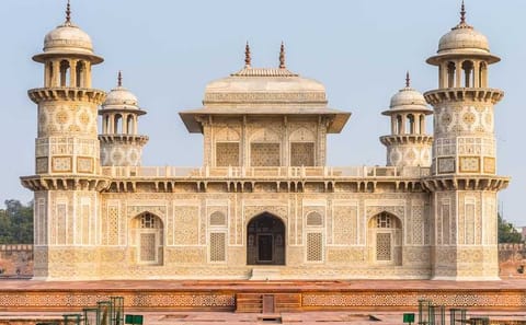 Sunrise Taj Mahal Day Trip from Delhi with Guided Tour