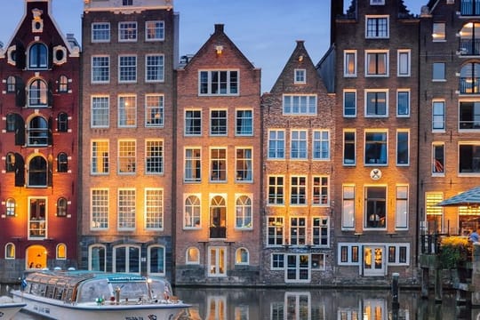 "Best of Amsterdam: Luxury Walking Tour + Boat + Museum"