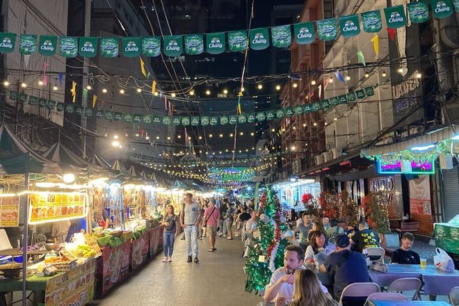 Bangkok Tuk Tuk Night Tour with food & drinks in Siam & Silom 4