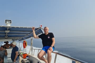 Leisure Boat Tour in Jeddah's Coastal Waters