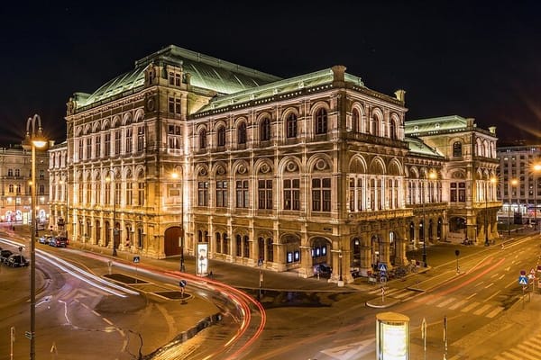 Vienna: Private Walking Tour with Local Guide
