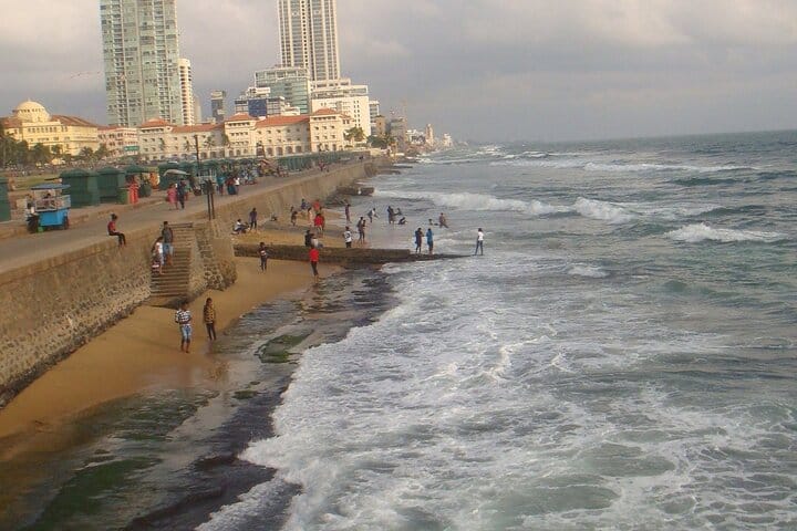 Explore Colombo Heritage and Cultural Temples Tour by Tuk Tuk