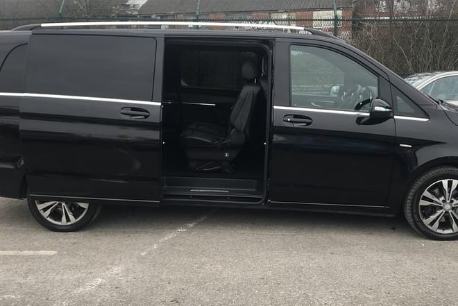 London Stansted Airport Private Transfers to/from London (Postcode WC1 to WC2) photo 2