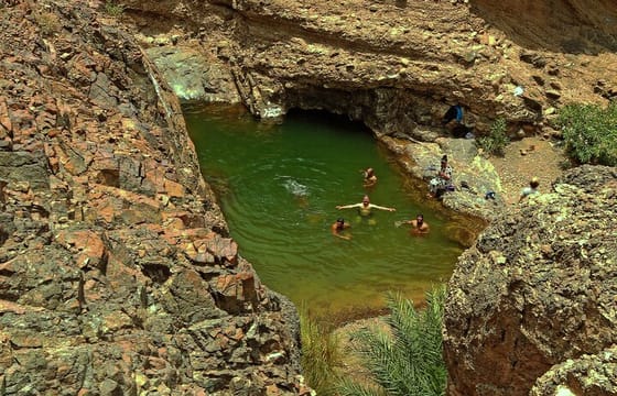 Private 4×4 Desert Drive, Wadi Shawaka Pool Visit with Lunch box