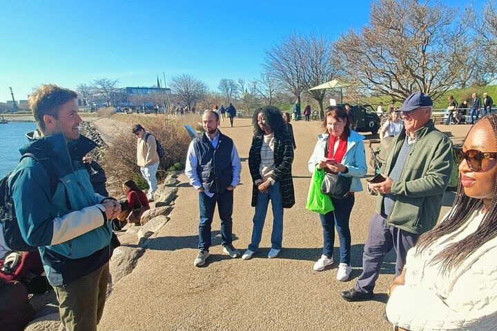 Walk & Ferry: Copenhagen Highlights + Change of Guards Finale