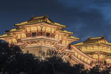 Luoyang Lijingmen Old Town Night Walking Tour with Dinner
