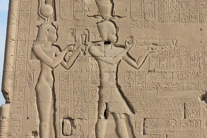 Private Hurghada to Luxor Transfer with Dendera Temple Visit