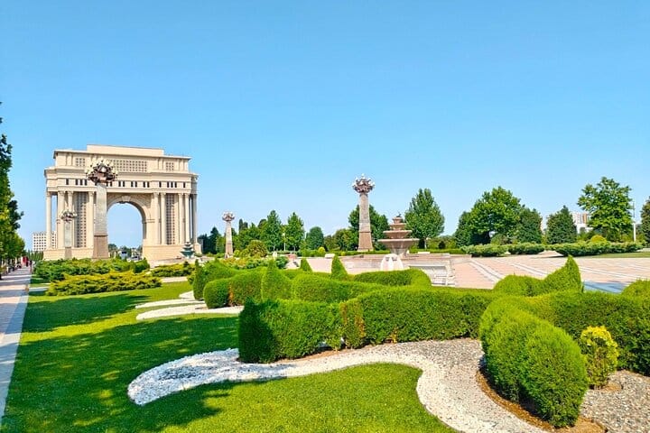 Ganja tour_Ganja tour-Ganja-tour-Ganca tour-Heydar Aliyev Park Ganja-best Azerbaijan Tour package-04
