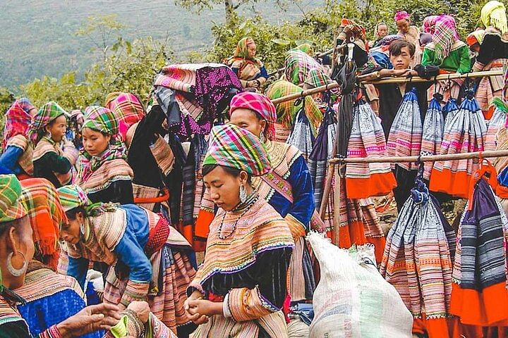 Explore Muong Hum Market & Stunning Muong Vi Caves in Sapa