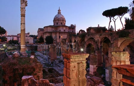 Photoshoot Experience at the Roman Forum in Rome