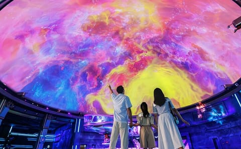 Family Day at Chimelong Spaceship Theme Park in Zhuhai