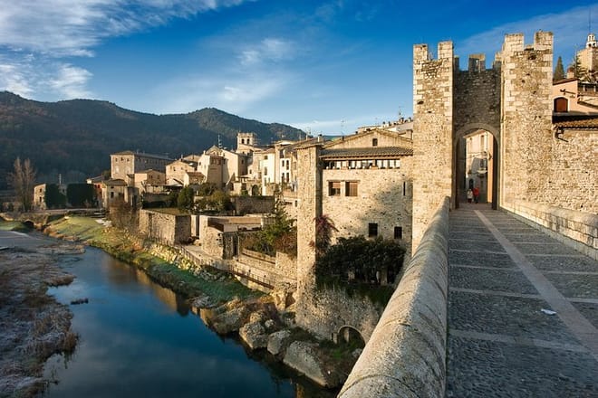 Besal&uacute; Medieval Bridge