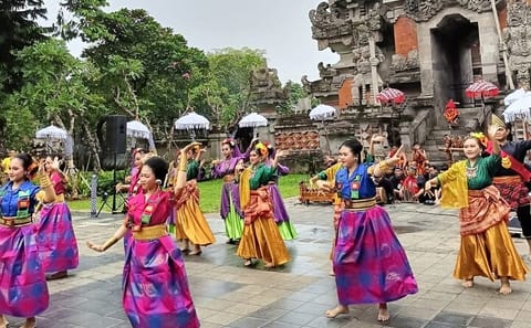 Bogor Botanical Garden and Miniature Park Guided Tour