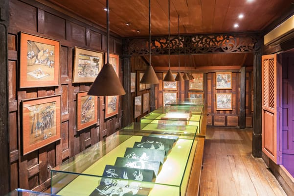 Jim Thomson's House & Suan Pakkard Palace Tour