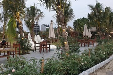 Cycling Tour of West Lake: Pagodas and Sunset Views in Hanoi