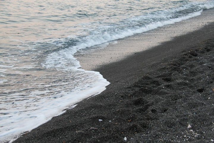 Private Full-Day Sightseeing Tour in Santorini with a Local 6