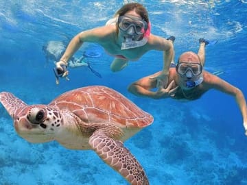 Orange Bay VIP Cruise – Celodenní výlet se šnorchlováním, vodními sporty a obědem