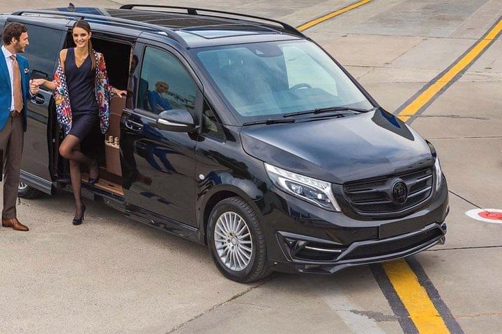 Luxurious car