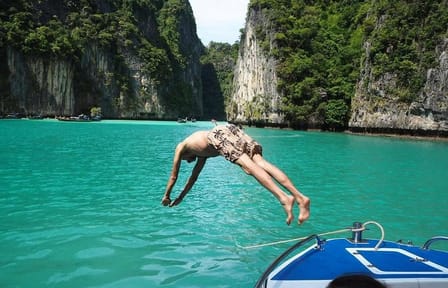 Phi Phi & Maya Bay PREMIUM Trip by Speedboat: Full Food & Pickup