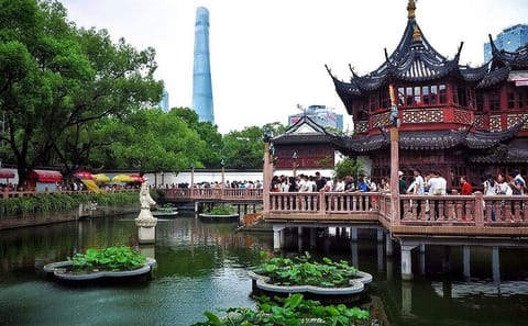 Private Tour of Historic and Modern Landmarks in Shanghai