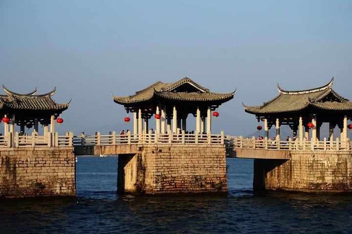 PRI 2-Day Tour to Chaozhou & Shantou by Fast Train from Guangzhou