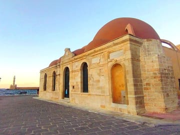 Day Tour from Heraklion to Chania and Lake Kournas