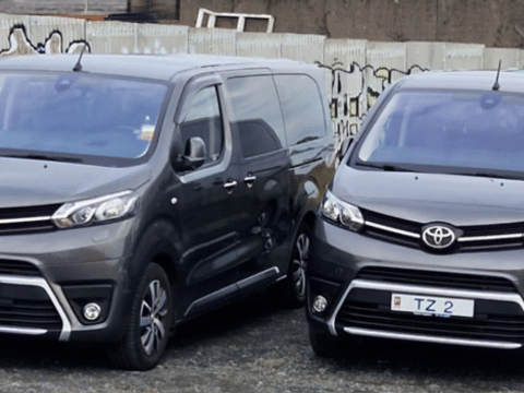 Private Airport Transfer in Reykjavik & Keflavik (one way)