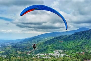 Bogor Puncak “Tea Plant & Paragliding” Interactive Private Driver