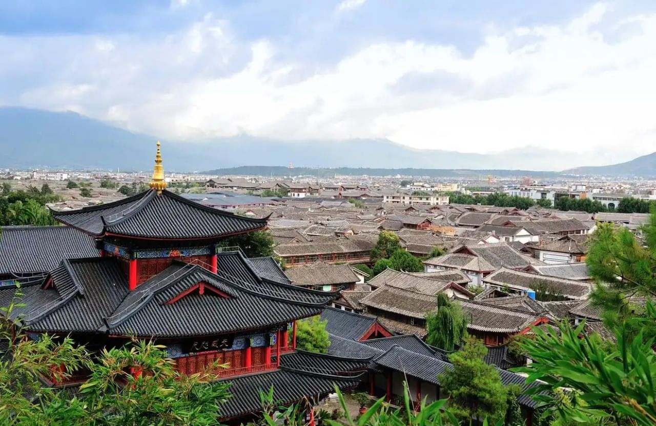 Overlooking the ancient town of Shaxi