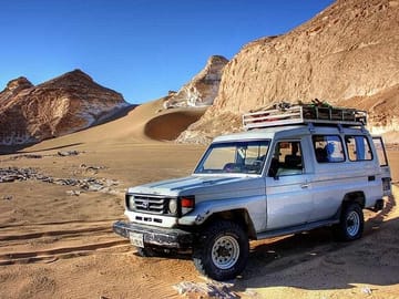 Desert Adventure Safari with Dinner and Show in Hurghada