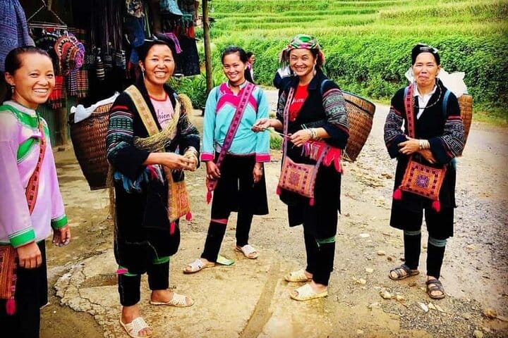 Sapa Trekking 2 Days Tour with Overnight in Hotel By Cabin Bus