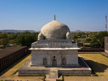 Bhopal to Delhi Tour of Ancient Monuments and Mughal Sites