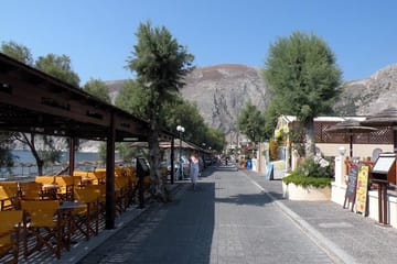 Private Family Tour of Fira and Kamari in Santorini