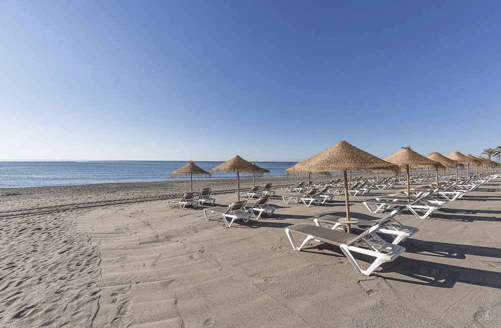 Go paddleboarding or snorkeling, ideal activities to take advantage of crystal clear waters.