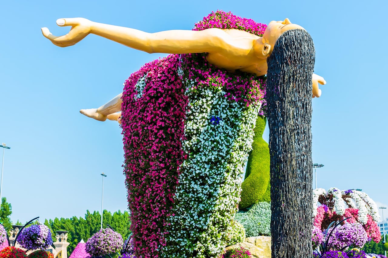 Dubai  Miracle Garden tour & Desert Safari with BBQ Dinner 3