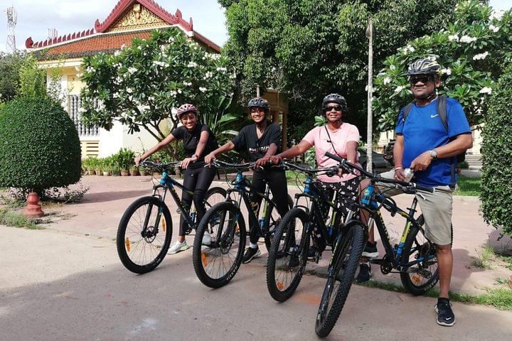 Bicycle Tour to Local village and rice fields in Siem Reap