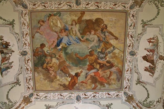 One of the many sealing painting in the Mafra Palace
