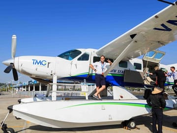 25 Minutes Scenic Halong Seaplane from Hanoi Transfer Expressway