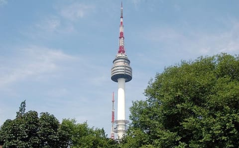 Seoul Morning Tour: Explore Seoul Tower, Hanok Village, and War Memorial