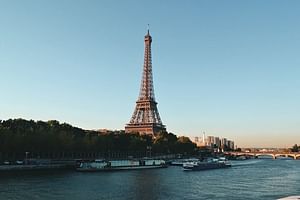 Giverny and Eiffel Tower with Private Pick up and Drop Off