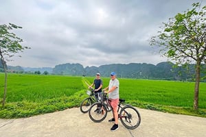 Hidden Gems Ninh Binh Luxury Tour: Tam Coc, Hoa Lu, Local Family