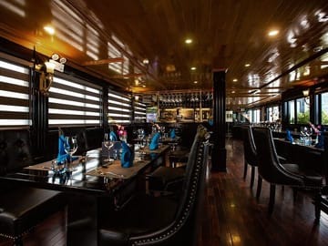 Luxury Boutique Cruise in Halong & Lan Ha Bay (2D1N)