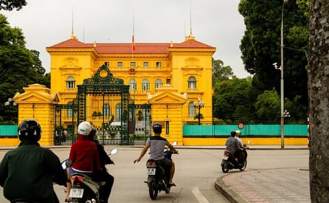 Full-Day Historical Tour of Hanoi's Cultural Landmarks