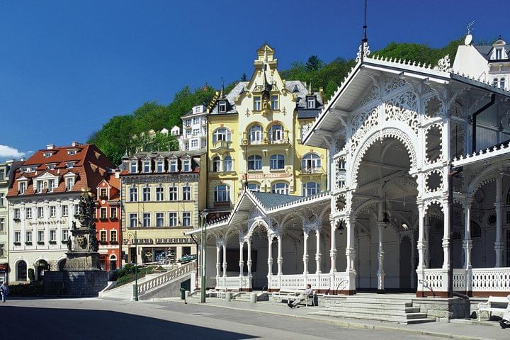 Karlovy Vary day trip from Prague with lunch