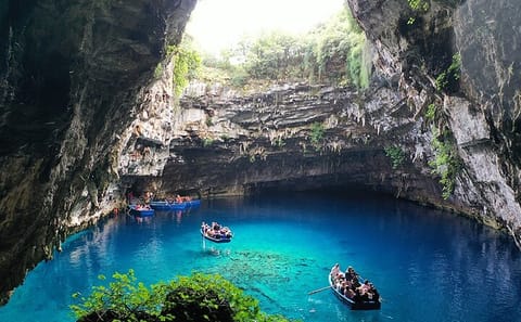 Argostolion Cave Tour with Wine Tasting in Kefalonia