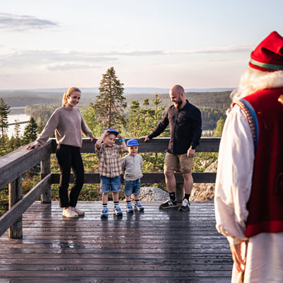 Yksityinen tapaaminen Joulupukin kanssa Rovaniemellä kesällä - Image 2